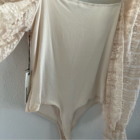 NWT Haute Monde Light Pink Cream Bodysuit Lace Statement Arm Small - Picture 7 of 8